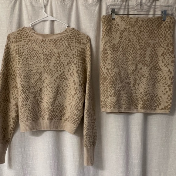 Matching Sweater/Skirt Set - Picture 2 of 2